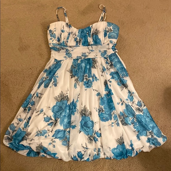 SPEECHLESS JUNIOR’S FLORAL BUBBLE HEM DRESS‎ SIZE M - Picture 1 of 15